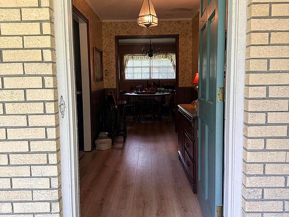 4th image of 513 Charles St