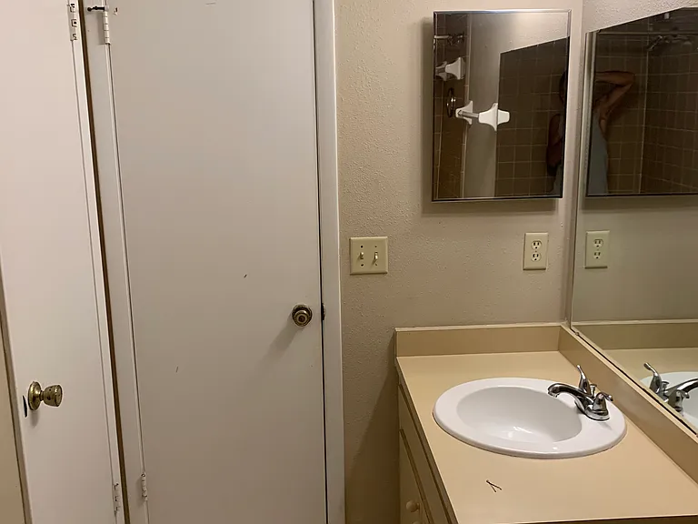 1536 N Carolwood Blvd — Photo 30