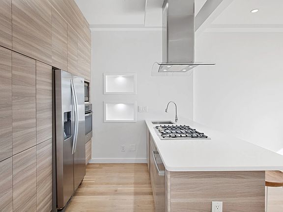 2nd image of 244 Franklin Ave #5