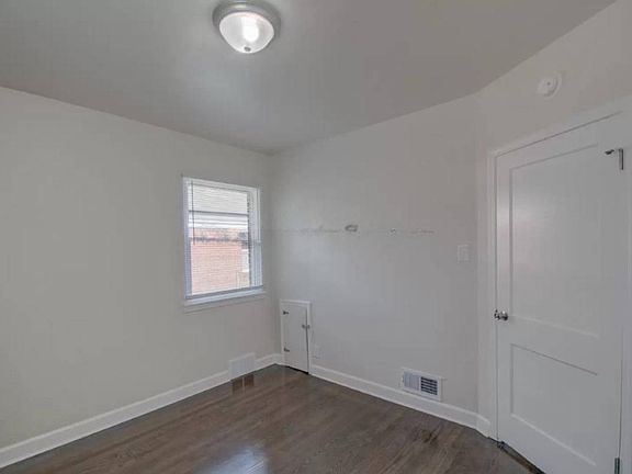 2nd image of 230 Taft Pl #1