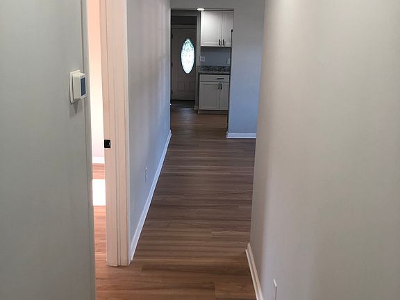 5th image of 481 W Currahee St