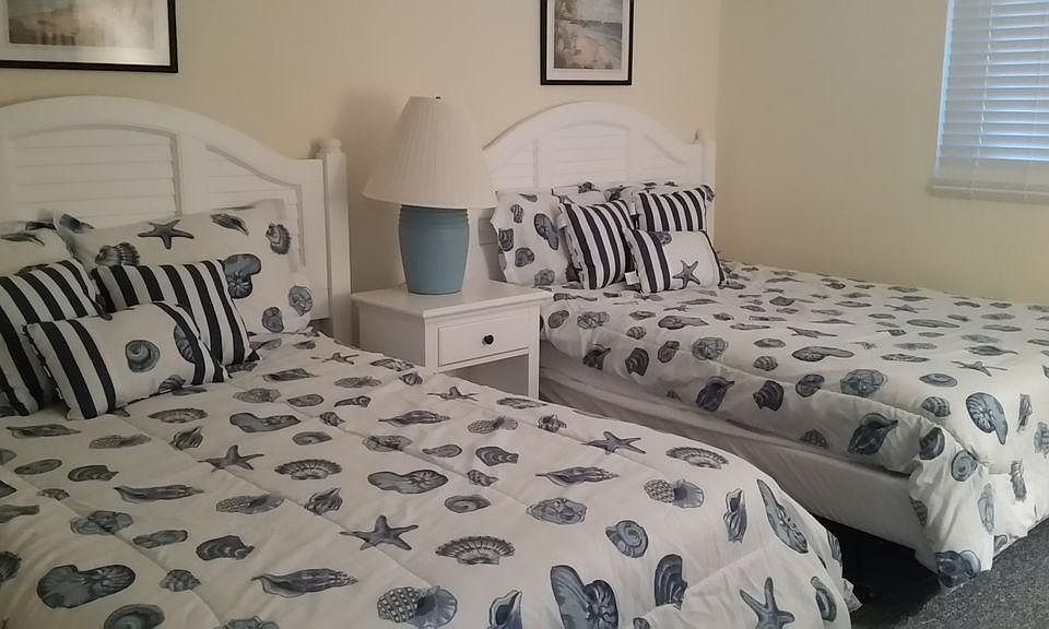 2nd Bedroom - 2 full beds
