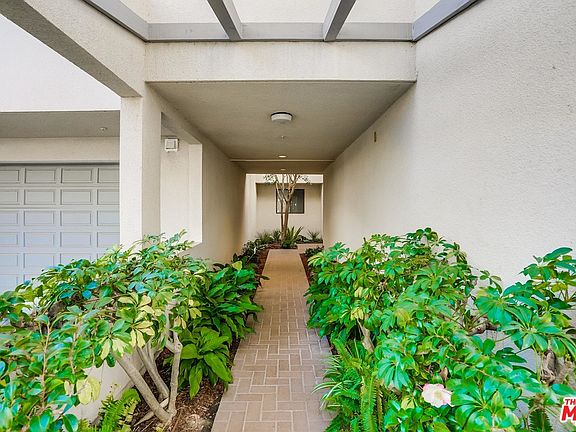 5th image of 10 Ocean Park Blvd Unit 2