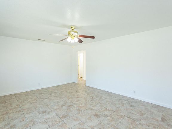 3rd image of 708 Eldora Dr