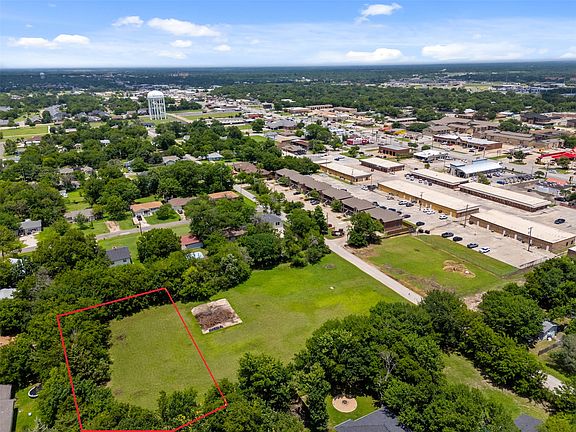 4th image of 3010 Star Ave