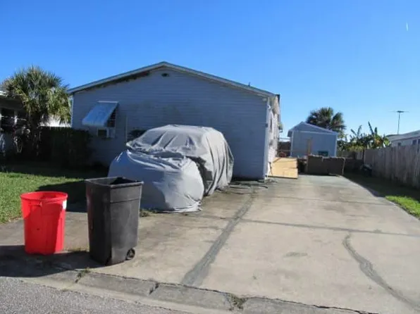 8 Cherrywood Ct, South Daytona, FL 32119