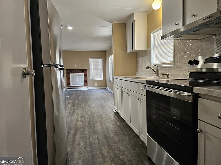647 Buck Creek Rd — Photo 4