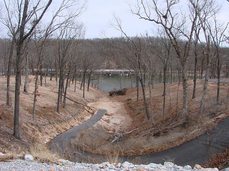 2nd image of 8 Rosebud Ln