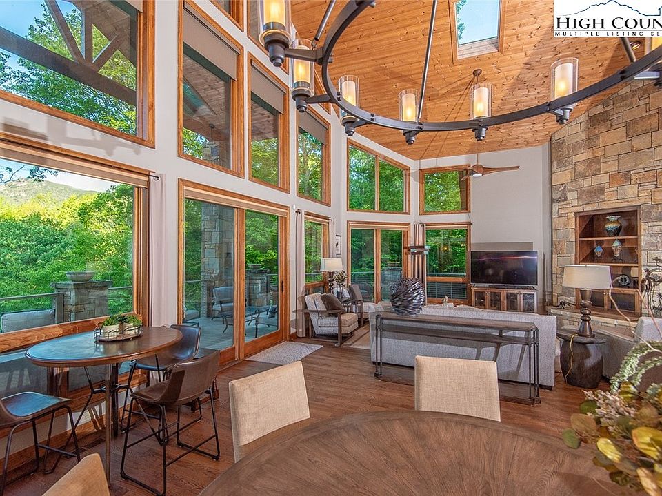 1st image of 1138 Vista Way