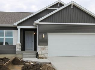 1025 Hummingbird Ln, Waterloo, IA 50702