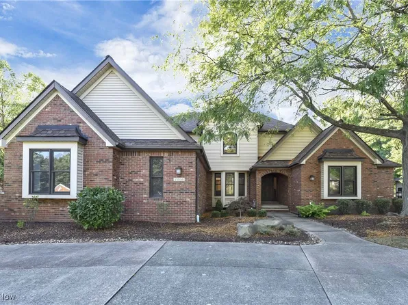 7814 Glenwood Cir, Broadview Heights, OH 44147
