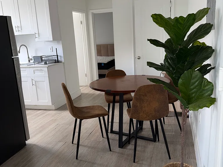 1029 SW 5th St #12 — Photo 8