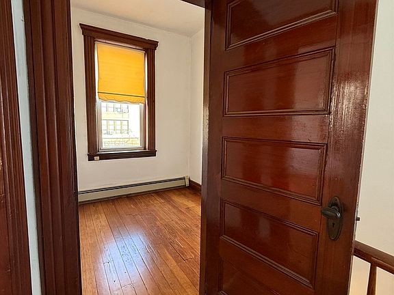 3rd image of 94-96 W 31st St #2
