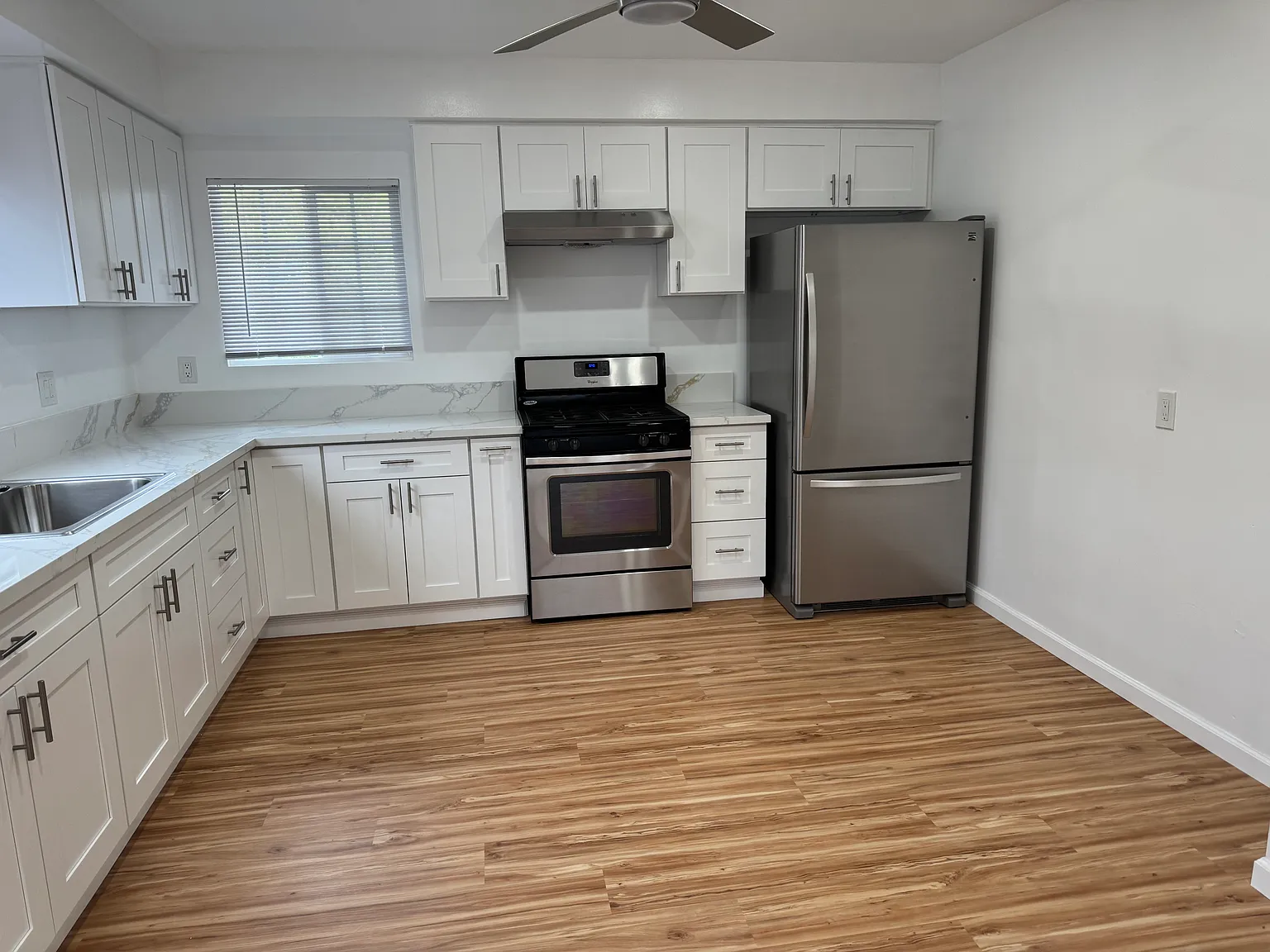 2 bed, 970 sqft, $2,500 — Photo 3
