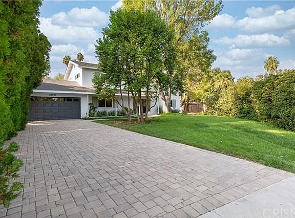 4th image of 22531 Sylvan St