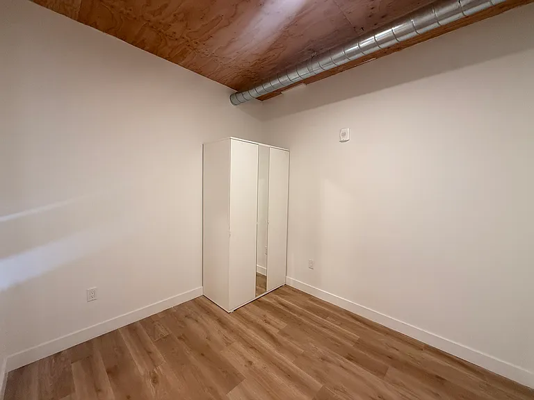12th Street Apartments — Photo 34