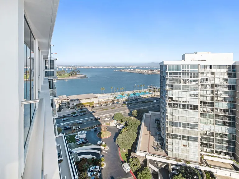 1810 Avenida Del Mundo #1608 — Photo 18