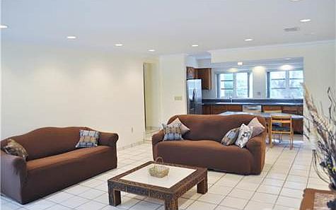 3rd image of 936 Algaringo Ave