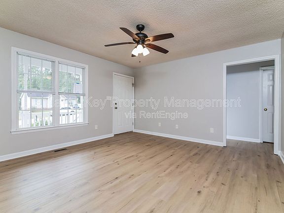 5th image of 1021 Amber Acres Ln
