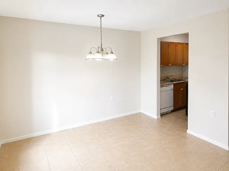 1080 N Benoist Farms Rd #204 — Photo 2