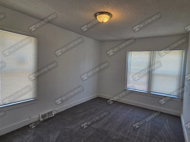 15757 Pinehurst St — Photo 15