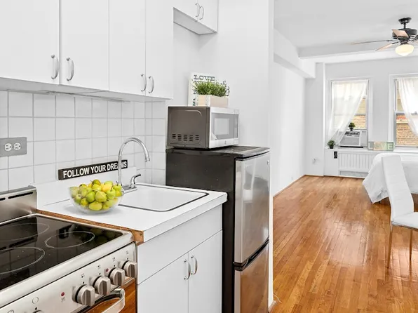 310 Riverside Drive 1201 image 3 of 12