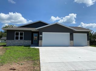 2015 Paul Rd, Manitowoc, WI 54220