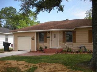 2107 Helena Ave, Nederland, TX 77627