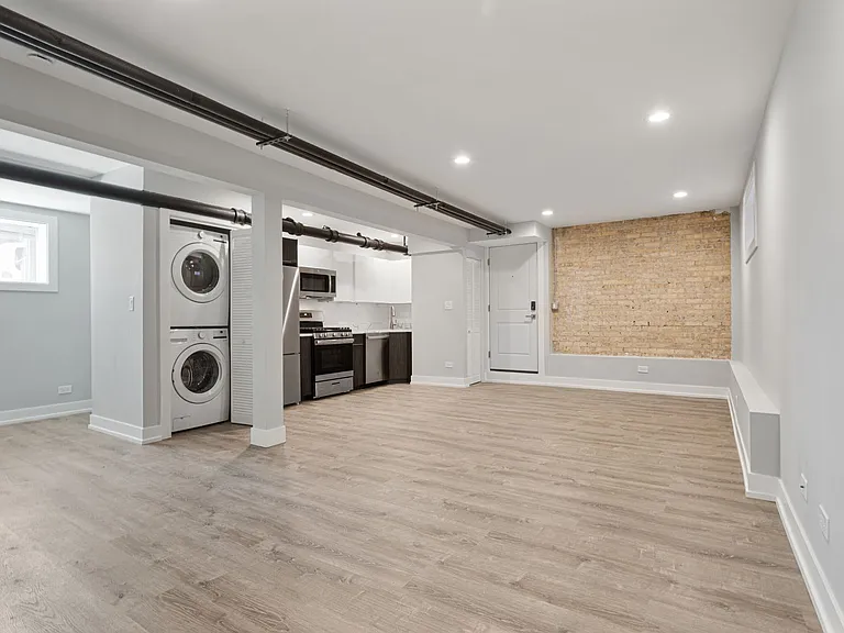 7417 N Clark St — Photo 27