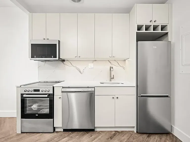 706 Ocean Pkwy #5Q — Photo 3