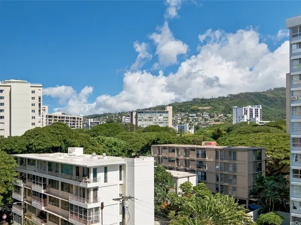 1617 Clark St APT 703, Honolulu, HI 96822