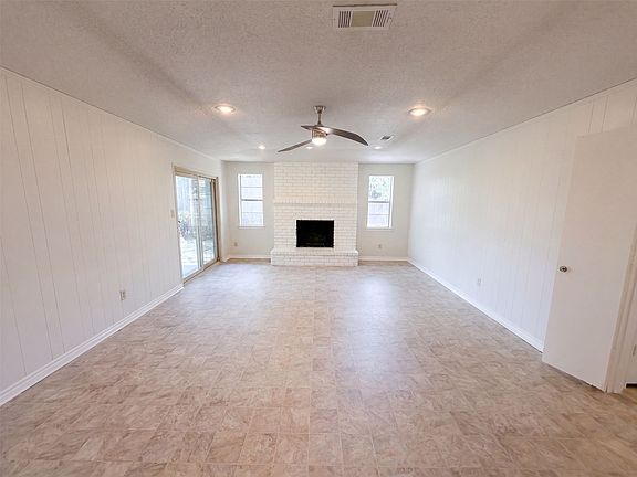 3rd image of 4824 Berridge Ln