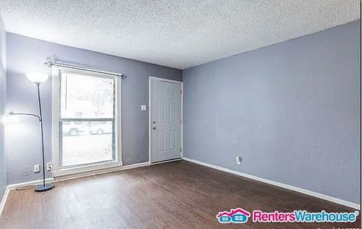 Do Not Look Past this 3 Bedroom in Westwood Park! — Photo 2