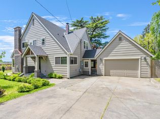 11035 SW Center St, Beaverton, OR 97005