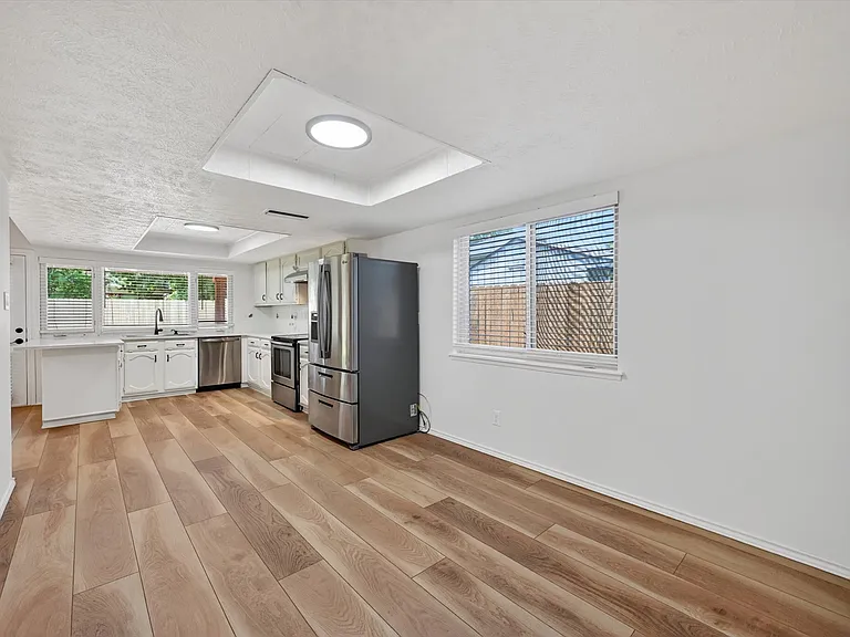 4304 Crabapple St — Photo 8