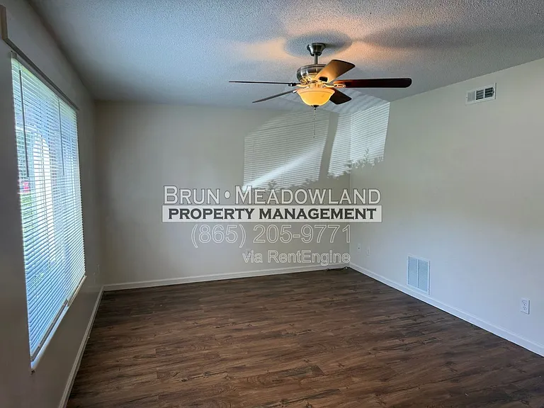 1811 Meadowland Ln #C — Photo 3