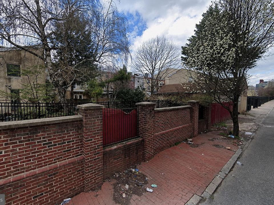 2nd image of 1212 N Hope St #16