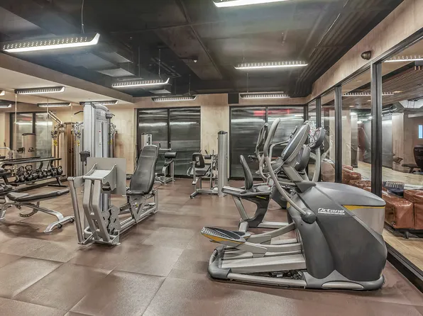 300 East 64th Street image 11 of 13