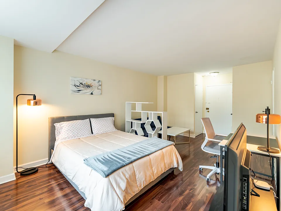 1121 Arlington Blvd #422