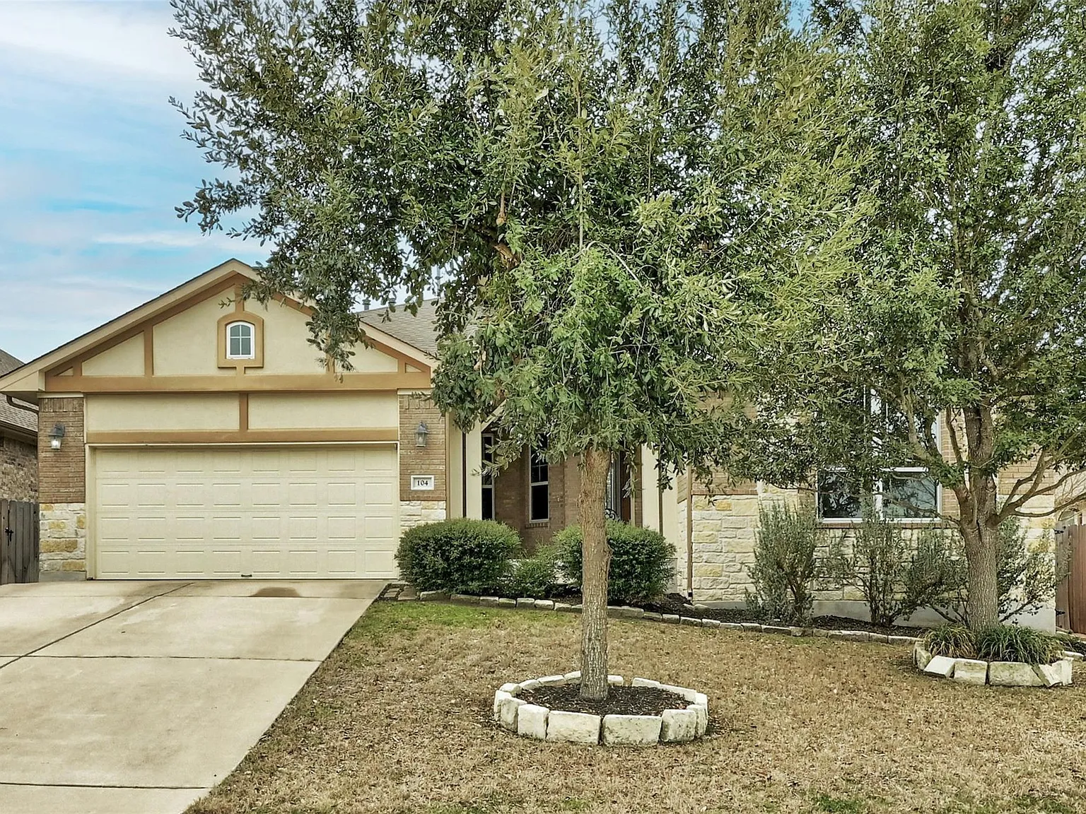 5 bed, 4.0 bath, 3224 sqft, $2,850 — Photo 3