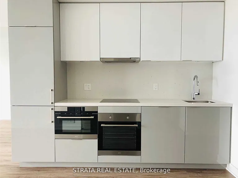 15 Queens Quay E #2201 — Photo 4
