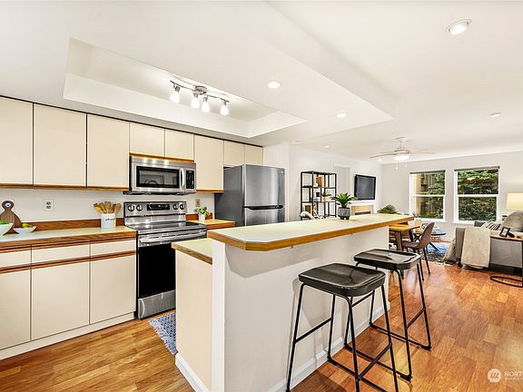 3rd image of 5110 Ravenna Place NE #A102