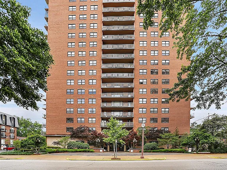 4466 W Pine Blvd #6A — Photo 1