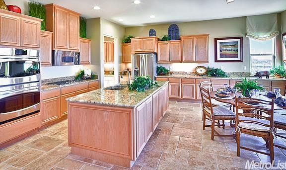 3rd image of 4018 Fawn Creek Way