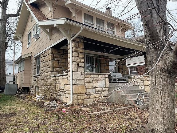2nd image of 302 N Chelsea Ave