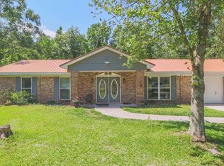 8701 Ricky Dr, Moss Point, MS 39562