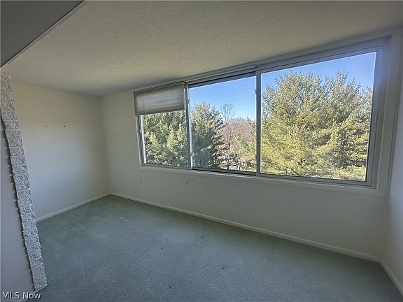 5th image of 520 Meredith Ln APT 502