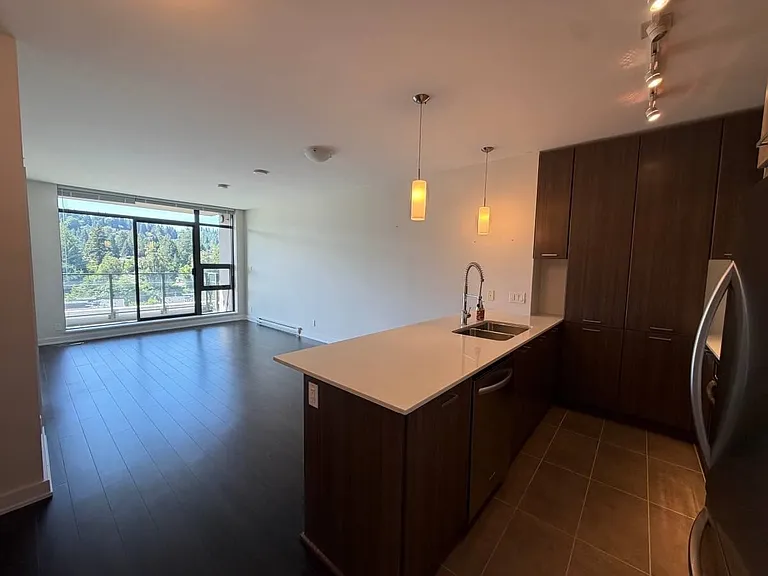301 Capilano Rd — Photo 10