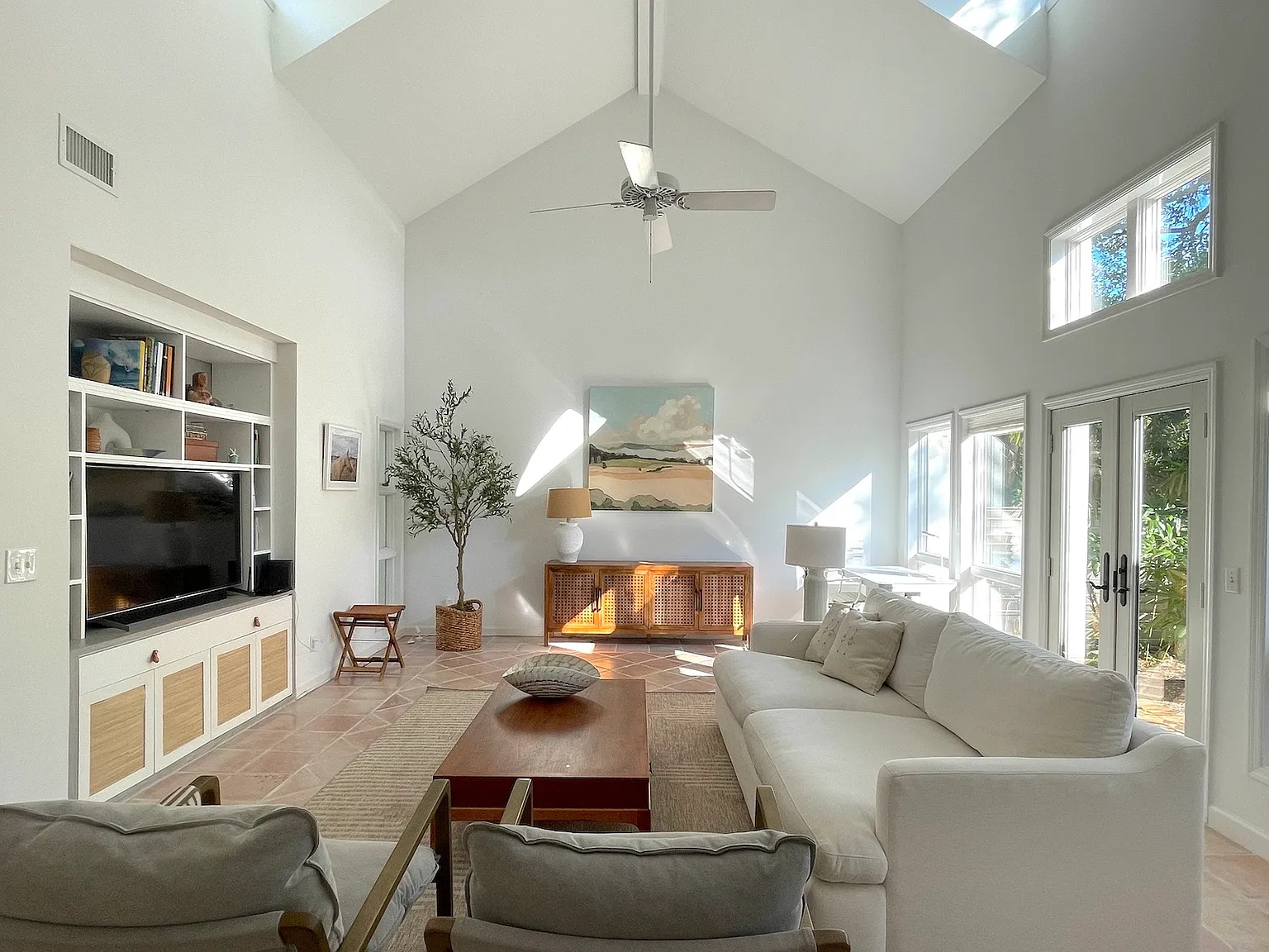 2 bed, 1859 sqft, $3,500 — Photo 2