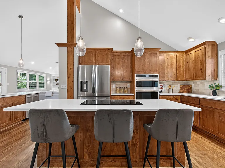 6232 Woodson Rd — Photo 19